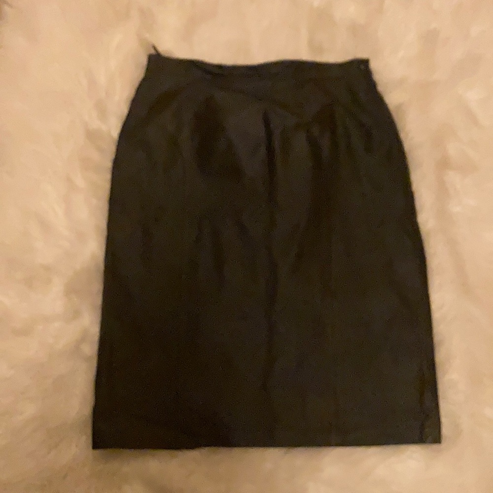 Women Size 14 genuine leather skirt